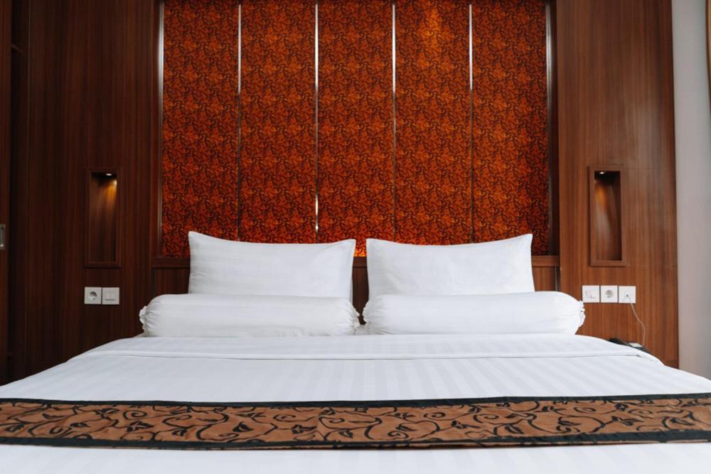 Anugrah Hotel Sukabumi Exterior photo