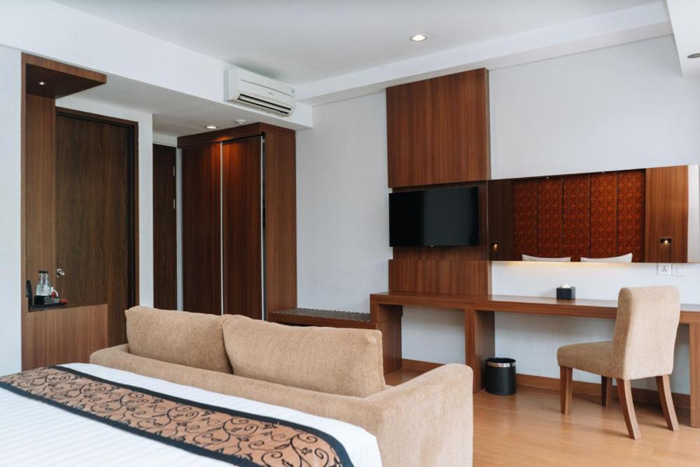 Anugrah Hotel Sukabumi Exterior photo