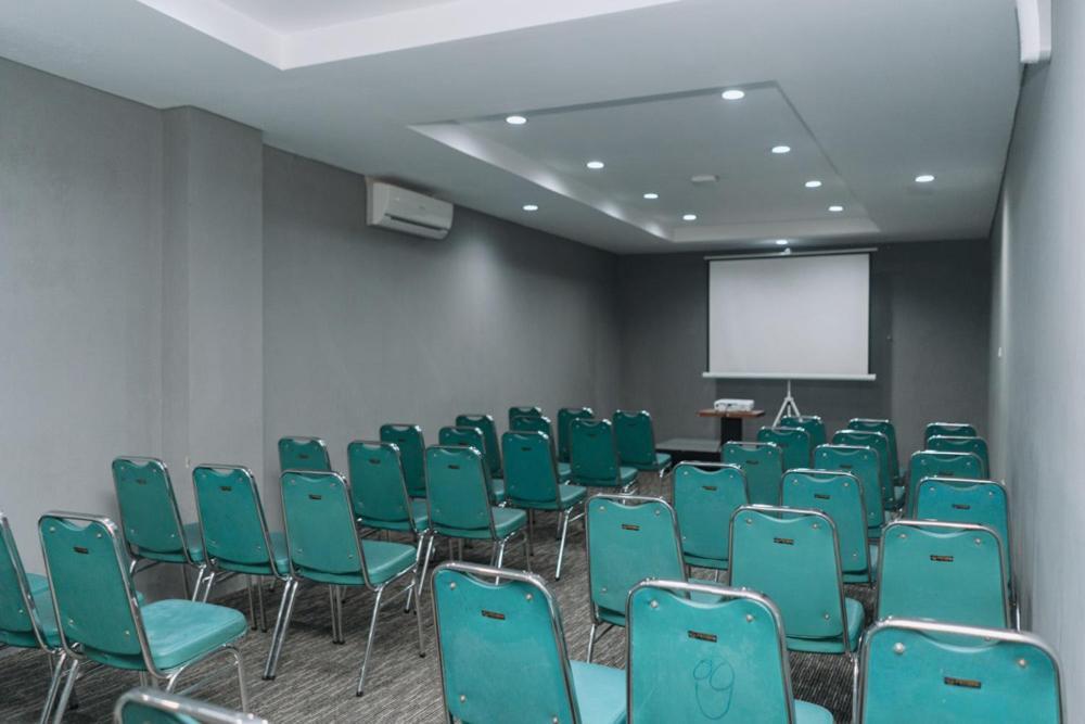 Anugrah Hotel Sukabumi Exterior photo