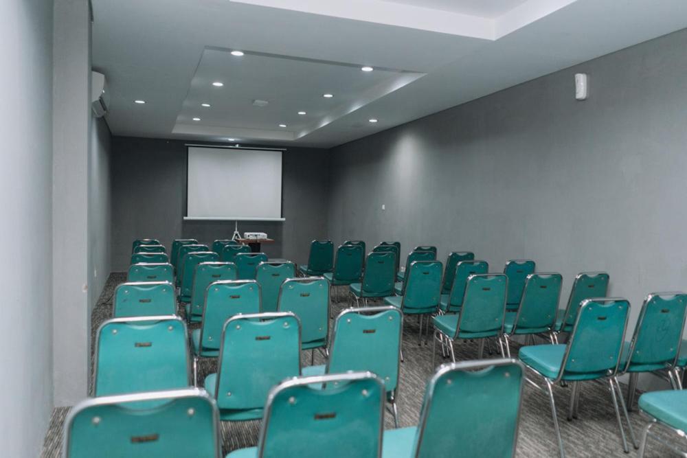 Anugrah Hotel Sukabumi Exterior photo