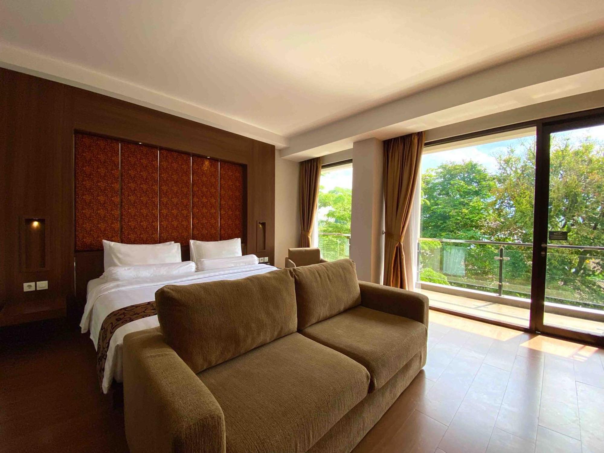 Anugrah Hotel Sukabumi Exterior photo